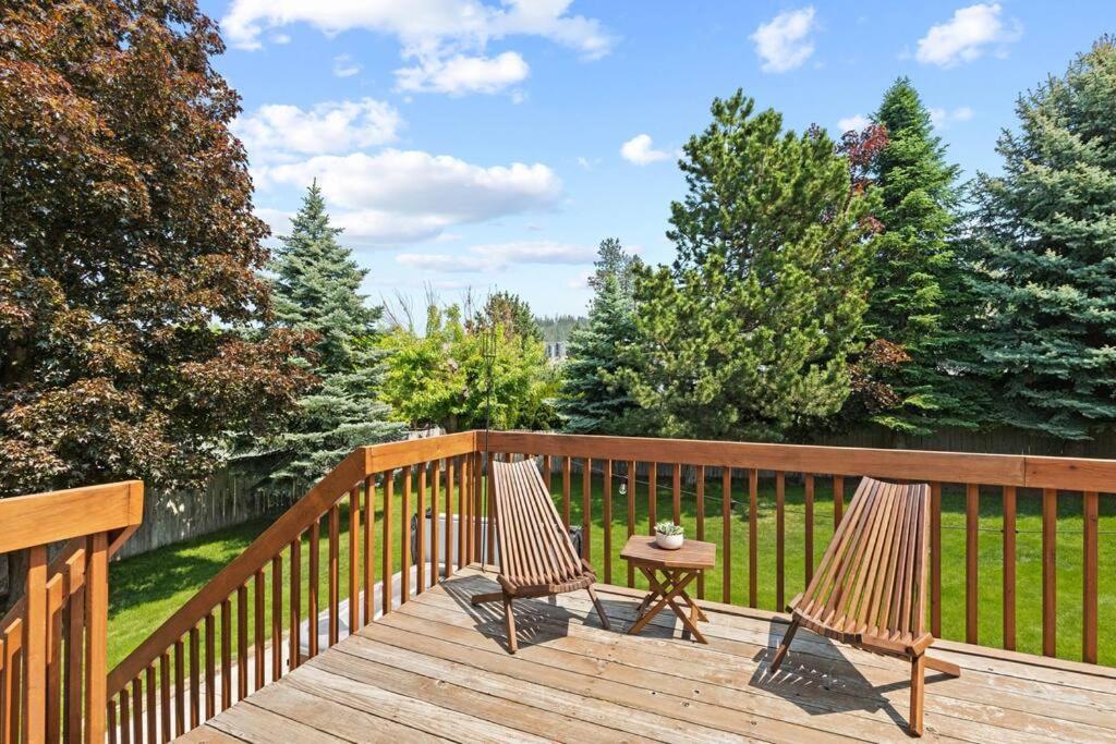 Hot Tub! Sleeps 8-11Upscale Area Villa Spokane Buitenkant foto